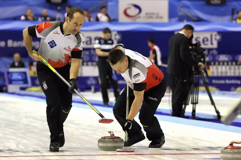 curling man