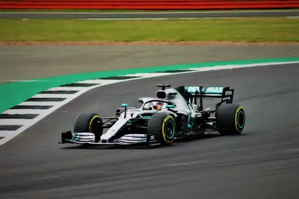 lewis hamilton betting odds