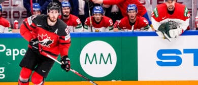 Pierre Luc Dubois carries the puck in the 2022 World Hockey Championship. Dubois returns to Canada for 2024. (World Hockey Championship Betting)