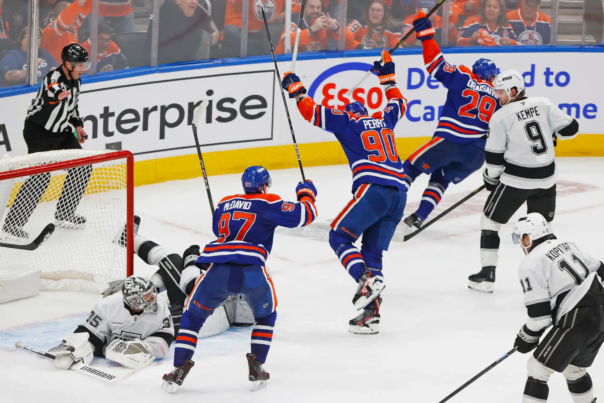 Apr 27, 2025; Edmonton, Alberta, CAN; The Edmonton Oilers celebrate a goal scored by forward Leon Draisaitl (29) during overtime against the Los Angeles Kings in game four of the first round of the 2025 Stanley Cup Playoffs at Rogers Place.