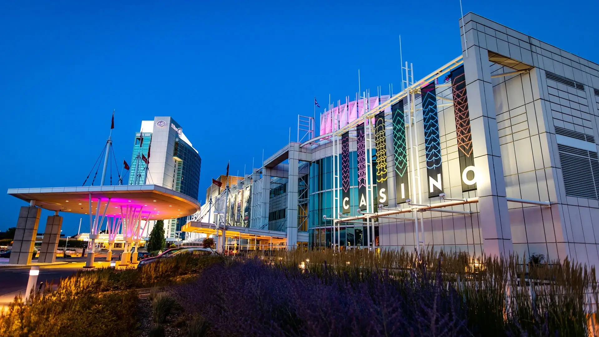 A view of the outside of Casino Du Lac-Leamy lit up in the evening