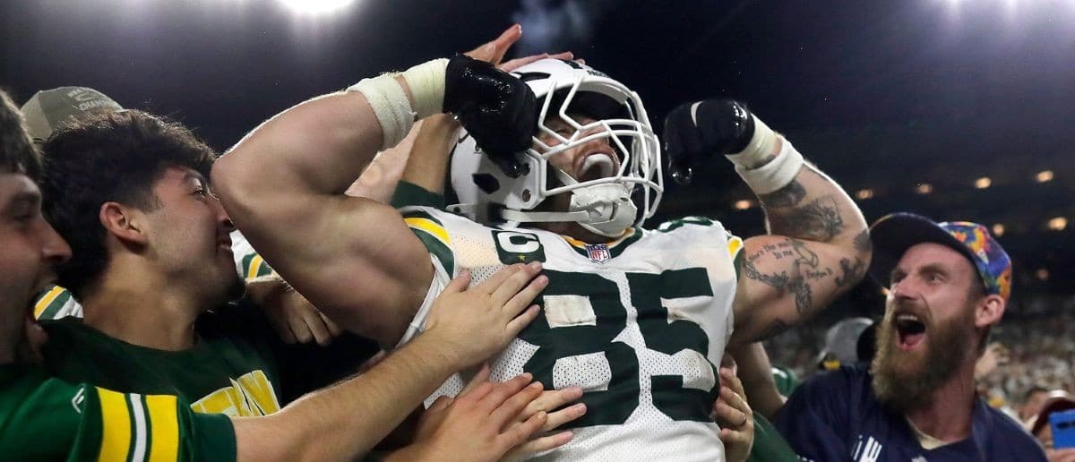 Choose Quality Full Resolution (3000 x 2070) Low Resolution (1500 x 1035) Headline: Syndication: The Post-Crescent Caption: Green Bay Packers tight end Tucker Kraft (85) celebrates a touchdown against the Washington Commanders on Thursday, September 11, 2025, at Lambeau Field in Green Bay, Wis. The Packers defeated the Commanders 27-18.