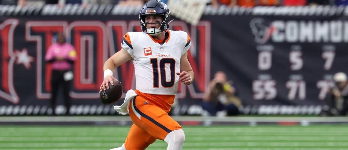 Denver Broncos quarterback Bo Nix (10) scrambles during the second half against the Houston Texans at NRG Stadium.