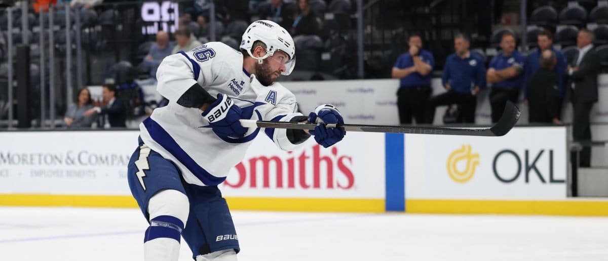 Tampa Bay Lightning right wing Nikita Kucherov (86) warms up before a game against the against the Utah Mammoth at Delta Center.