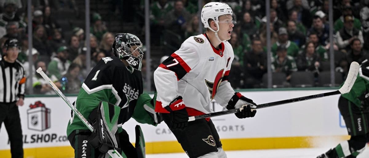 Ottawa Senators left wing Brady Tkachuk (7) screens Dallas Stars goaltender Casey DeSmith (1) during the game between the Stars and the Senators at the American Airlines Center.