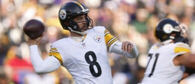 Pittsburgh Steelers quarterback Aaron Rodgers (8) passes the ball against the Baltimore Ravens during the first half at M&T Bank Stadium.
