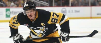 Pittsburgh Penguins center Sidney Crosby (87) prepares to take a third period face-off against the Buffalo Sabres at PPG Paints Arena.