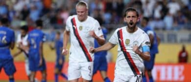 Manchester City midfielder Bernardo Silva (20) celebrates after scoring in the first half against Al Hilal FC during a round of 16 match of the 2025 FIFA Club World Cup at Camping World Stadium.