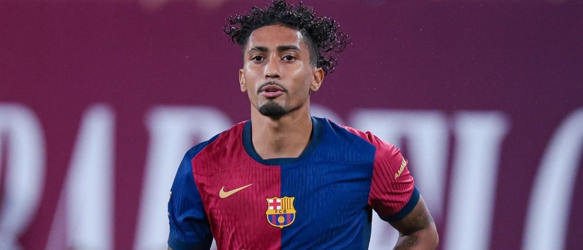 Barcelona midfielder Raphinha (11) in action against Real Madrid during the second half at MetLife Stadium.