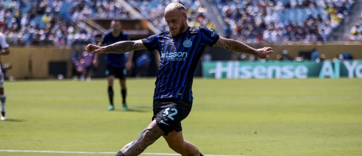 FC Inter Milan defender Federico Dimarco (32) kicks the ball during the first half during a round of 16 match of the 2025 FIFA Club World Cup at Bank of America Stadium