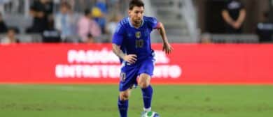 Argentina forward Lionel Messi (10) dribbles the ball against Puerto Rico during the first half at Chase Stadium