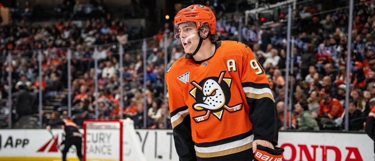 Anaheim Ducks center Leo Carlsson (91) during the second period in the match against the Calgary Flames at Honda Center.