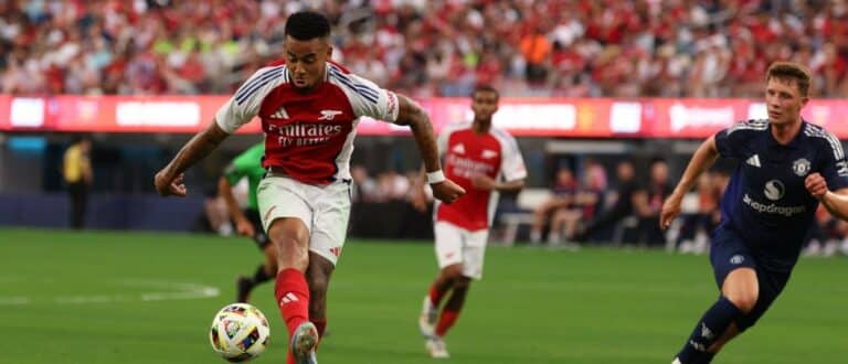 Arsenal forward Gabriel Jesus (9) controls the ball during the second half against the Manchester United at SoFi Stadium
