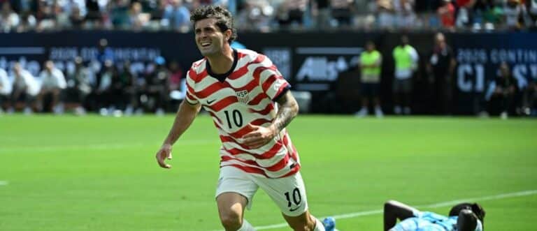 United States Christian Pulisic (10) scores as Senegal goalkeeper Mory Diaw (23) is in the background in the first half at Bank of America Stadium.