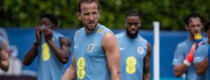 Forward Harry Kane, center, walks the field as the England national football team works out at The Gardens North County District Park in Palm Beach Gardens, Fla., on June 2, 2026.