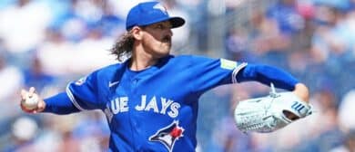 Toronto Blue Jays starting pitcher Kevin Gausman (34) throws a pitch against the New York Yankees during the first inning at Rogers Centre