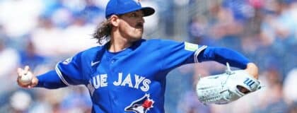Toronto Blue Jays starting pitcher Kevin Gausman (34) throws a pitch against the New York Yankees during the first inning at Rogers Centre