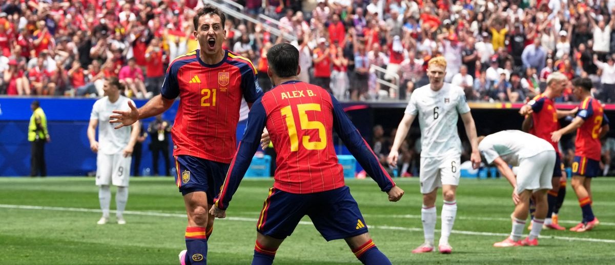 FIFA World Cup 2026 - Round of 32 - Spain v Austria - Los Angeles Stadium, Inglewood, California, U.S. - July 2, 2026 Spain's Mikel Oyarzabal celebrates scoring their first goal with Spain's Alex Baena IMAGN IMAGES via Reuters/Kirby Lee