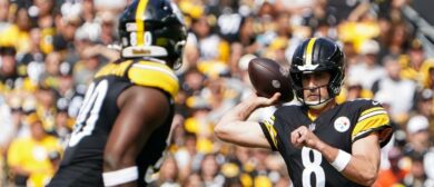 Pittsburgh Steelers quarrterback Aaron Rodgers (8) throws a pass in the second quarter of the NFL Week 3 game between the Cincinnati Bengals and Pittsburgh Steelers, Sunday, Sept. 27, 2026, at Acrisure Stadium in Pittsburgh, Pa.