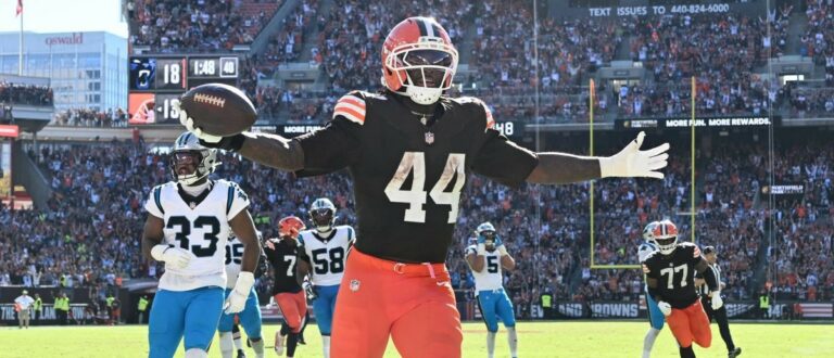 Cleveland Browns tight end Harold Fannin Jr. (44) celebrates after scoring a touchdown against the Carolina Panthers during the fourth quarter at Huntington Bank Field. Mandatory Credit: Ken Blaze-Imagn Images