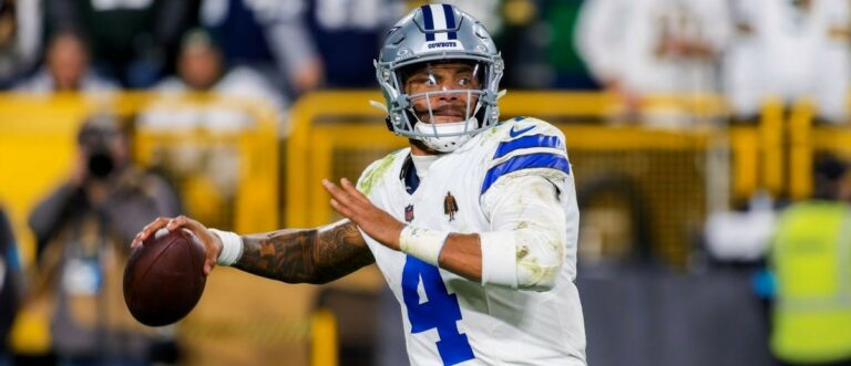 Dallas Cowboys Dak Prescott (4) passes the football against the Green Bay Packers at Lambeau Field at Lambeau Field. Mandatory Credit: Ross Harried-Imagn Images